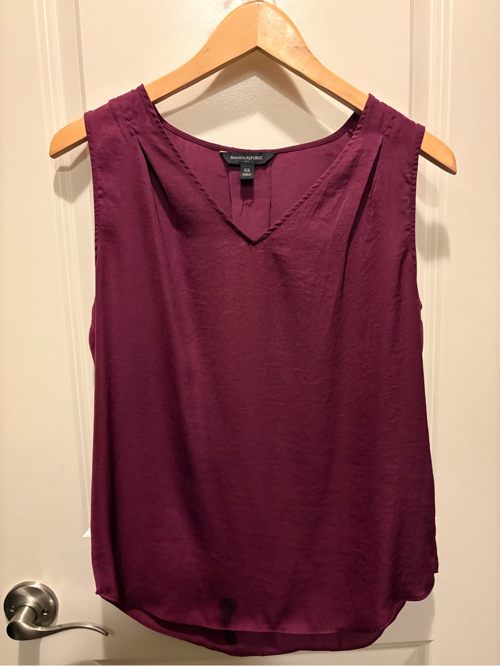Banana Republic Silky Wine V-Neck Sleeveless Blouse